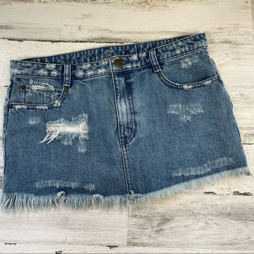 FREE PEOPLE Raw Hem Jean Mini Skirt Size 6